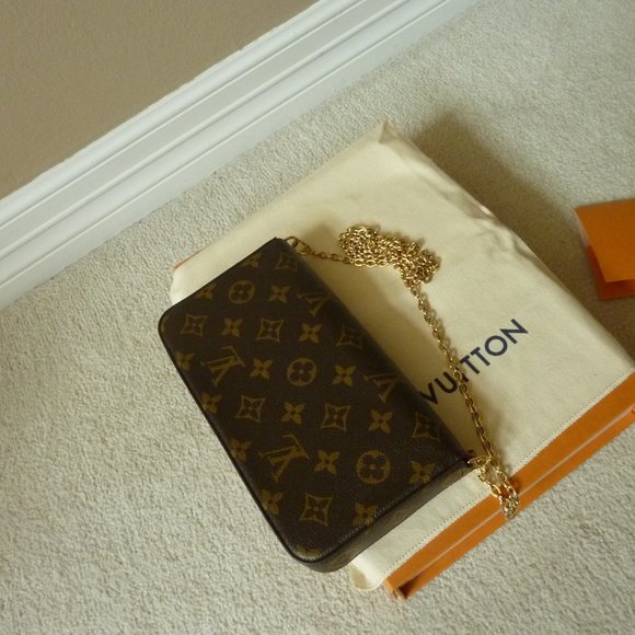 LOUIS VUITTON Felicie Pochette LV Logo Canvas Chain Strap Bag (LIMITED EDITION) - Picture 7 of 16